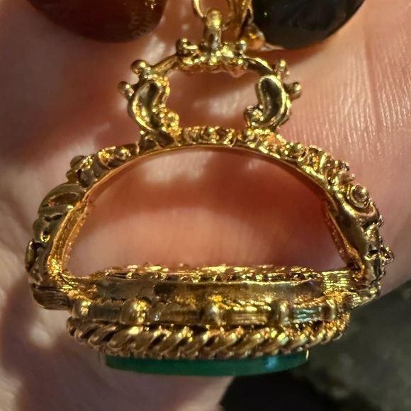 Kenneth Jay Lane (KJL) Gold Rope Chain Necklace with Bold Intaglios - Picture 8 of 11